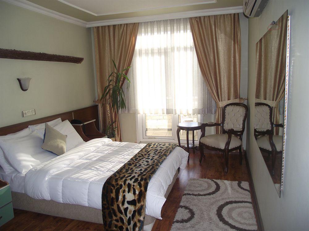 Pera Capitol 3* Istanboel